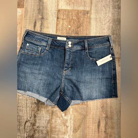 🆕 NWT Anthropologie PILCRO MID-RISE MICRO DENIM SHORTS - Picture 8 of 11